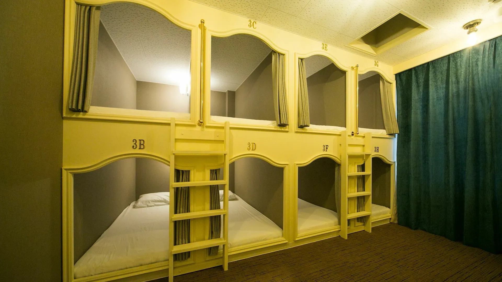 The Wardrobe Hostel Shibuya Roppongi Tokyo